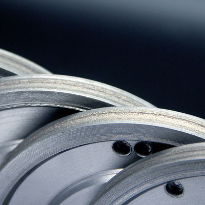 Tarcza polerska do szkła o średnicy otworu 40 mm do szybkiego i skutecznego polerowania